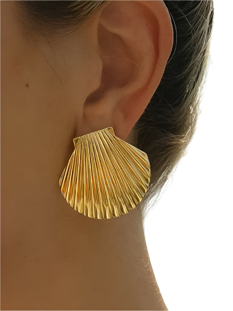 Coastal Gold Seashell Earrings